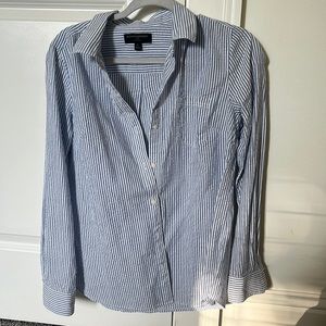 Banana Republic Seersucker Button-up